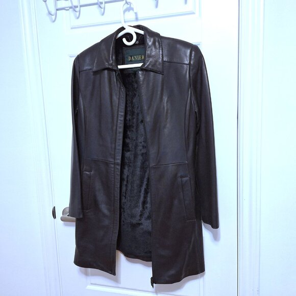 Danier Black Leather Trench Coat with winter lining size 6-8 - Picture 4 of 15